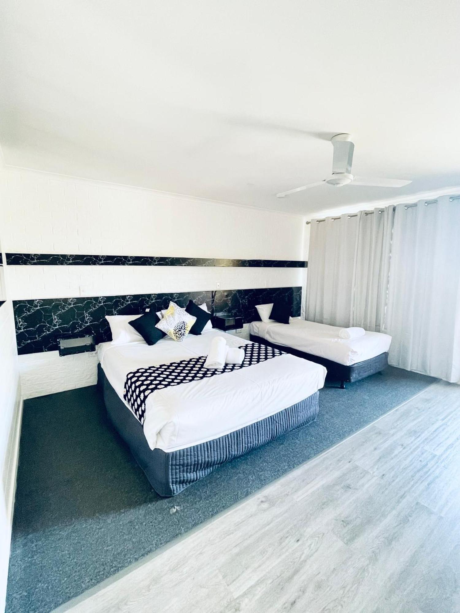 Jacaranda Place Motor Inn Тувумба Экстерьер фото