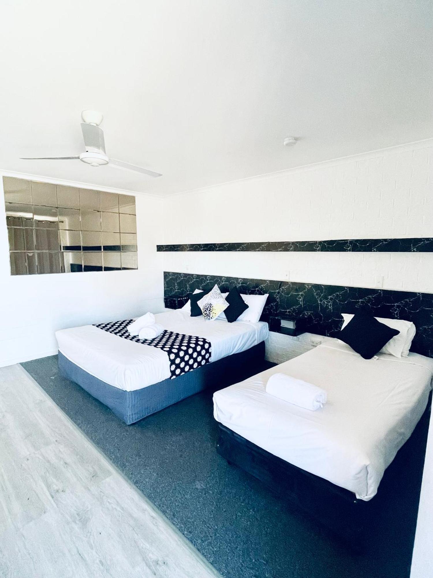 Jacaranda Place Motor Inn Тувумба Экстерьер фото