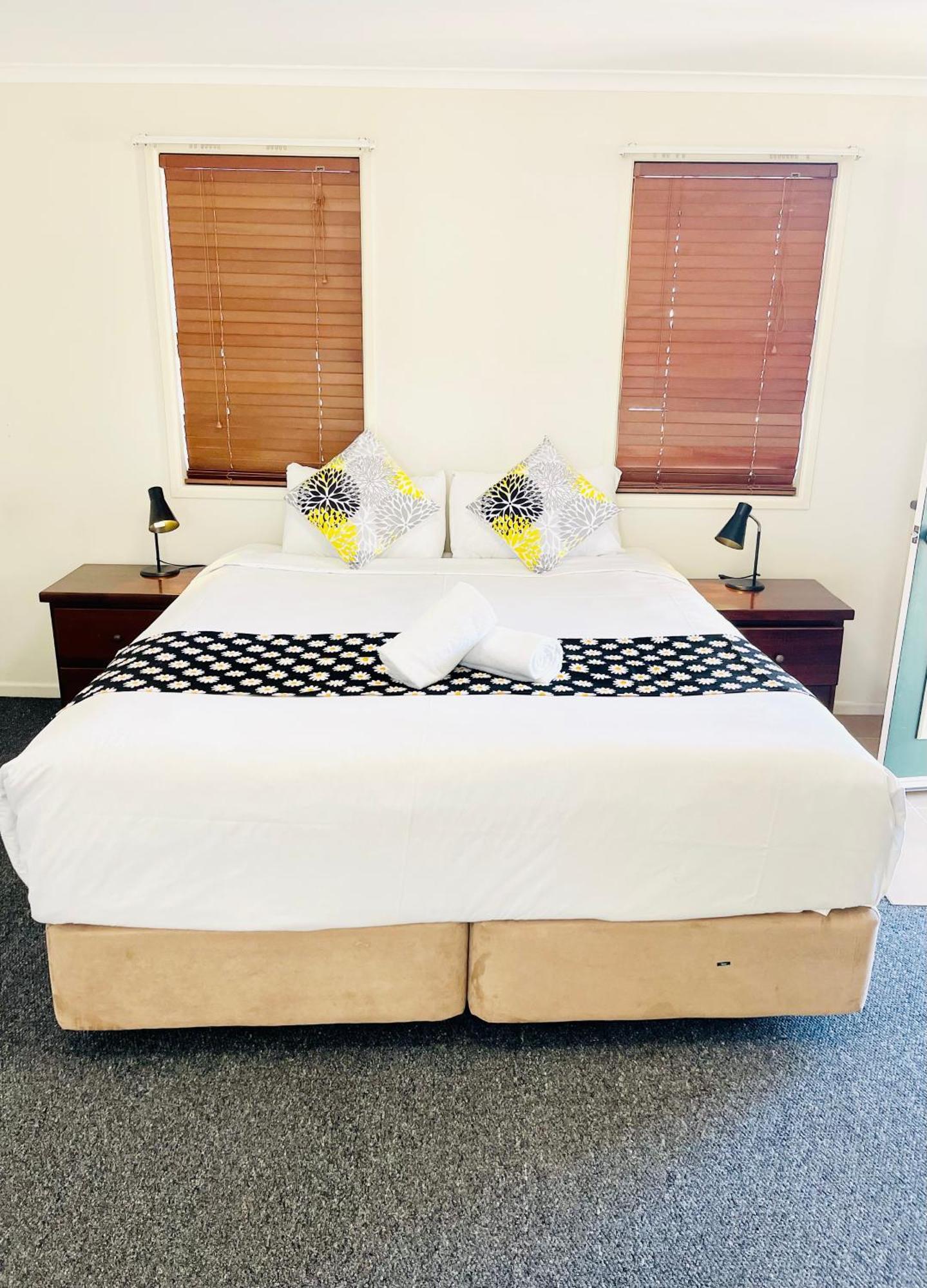 Jacaranda Place Motor Inn Тувумба Экстерьер фото