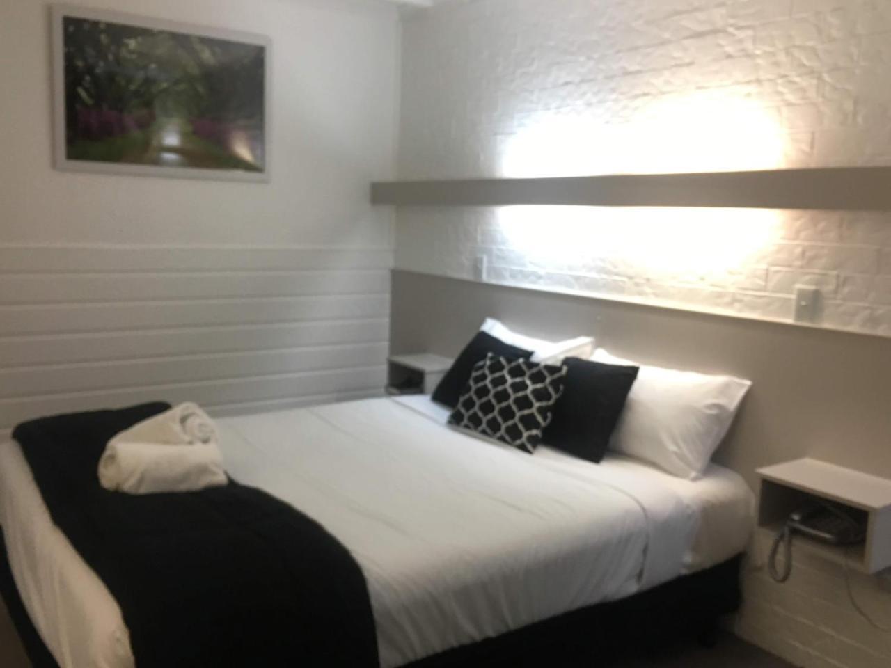 Jacaranda Place Motor Inn Тувумба Экстерьер фото