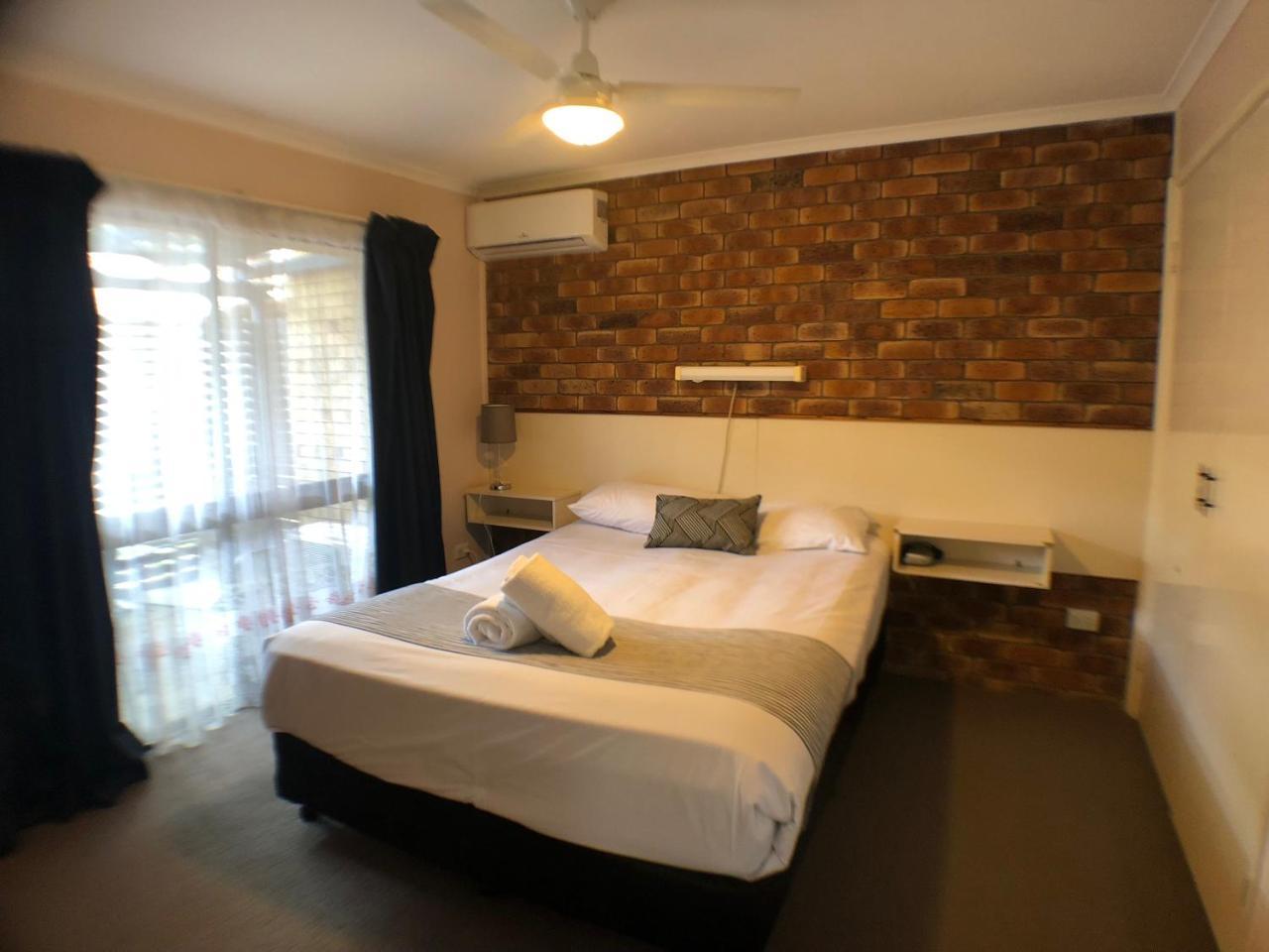 Jacaranda Place Motor Inn Тувумба Экстерьер фото